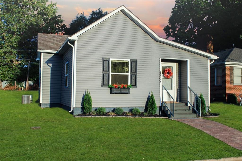 Listing Photo MLS #HMS2567065