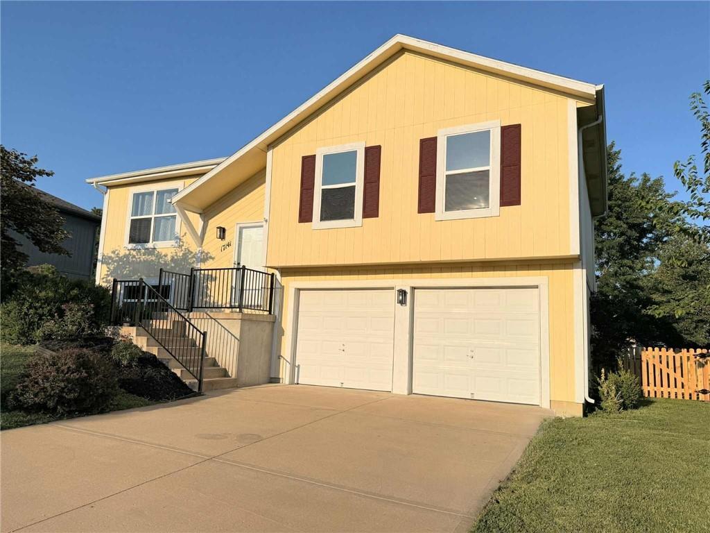 Listing Photo MLS #HMS2567401