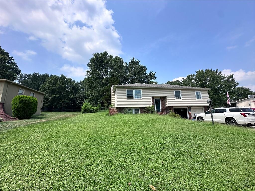 Listing Photo MLS #HMS2567581