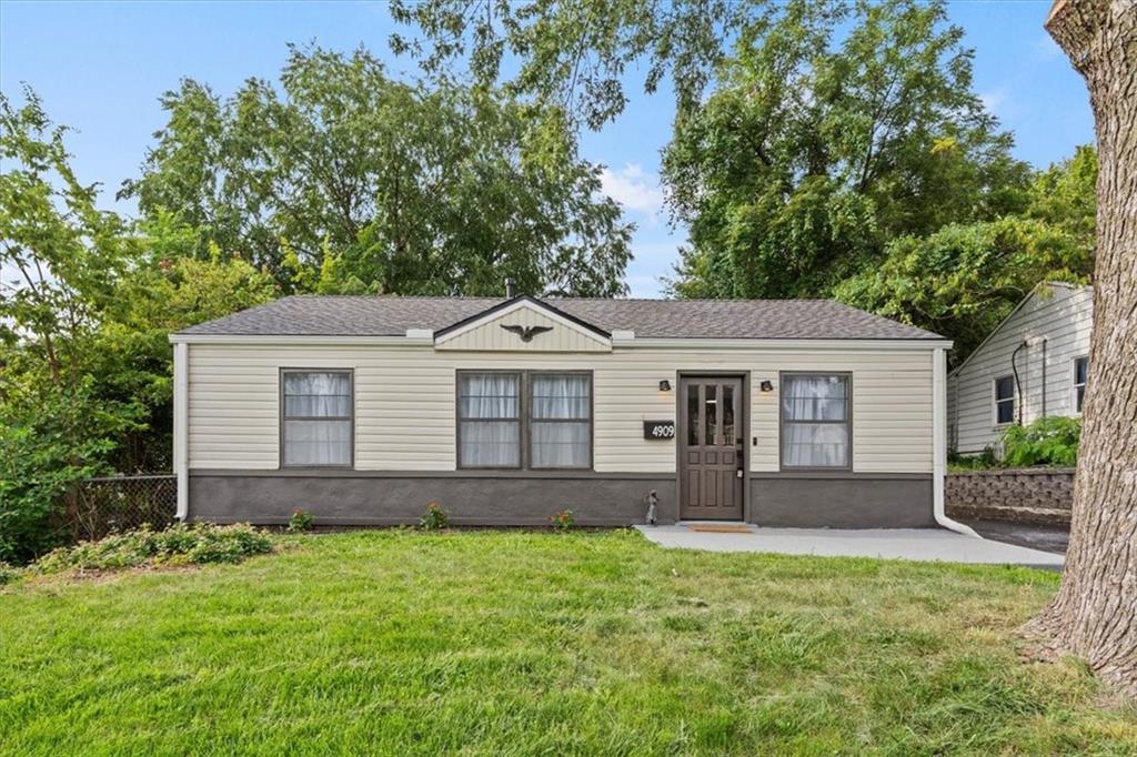 Listing Photo MLS #HMS2567674