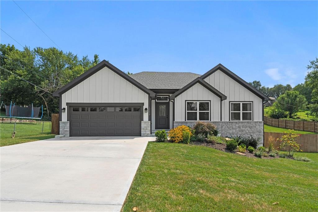 Listing Photo MLS #HMS2567932