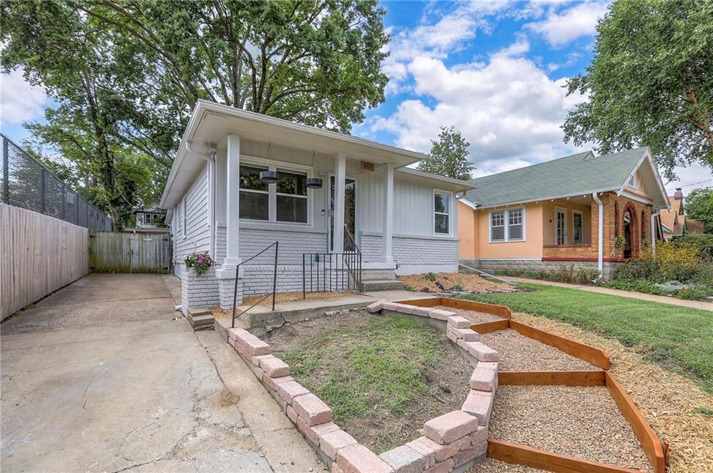 Listing Photo MLS #HMS2570105