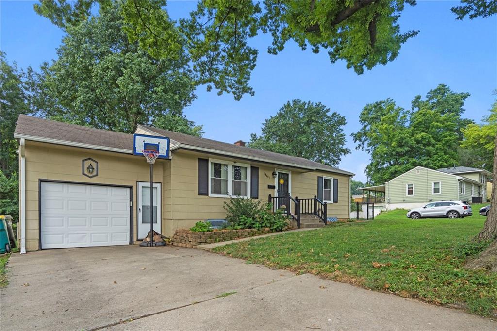Listing Photo MLS #HMS2570196