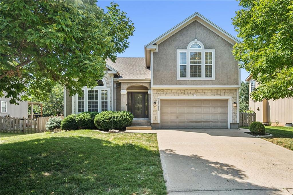 Listing Photo MLS #HMS2570593