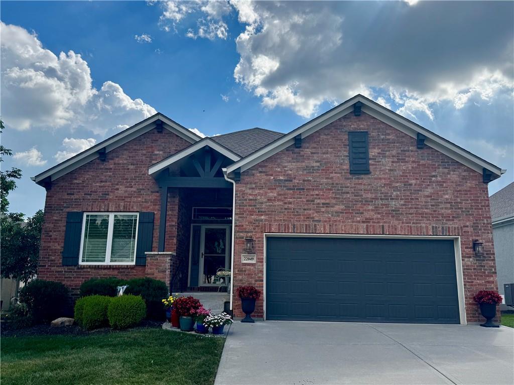 Listing Photo MLS #HMS2570716
