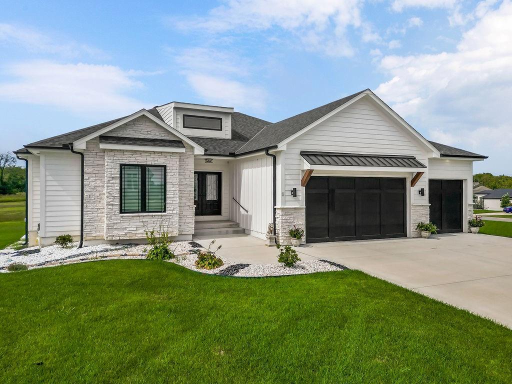 Listing Photo MLS #HMS2570856