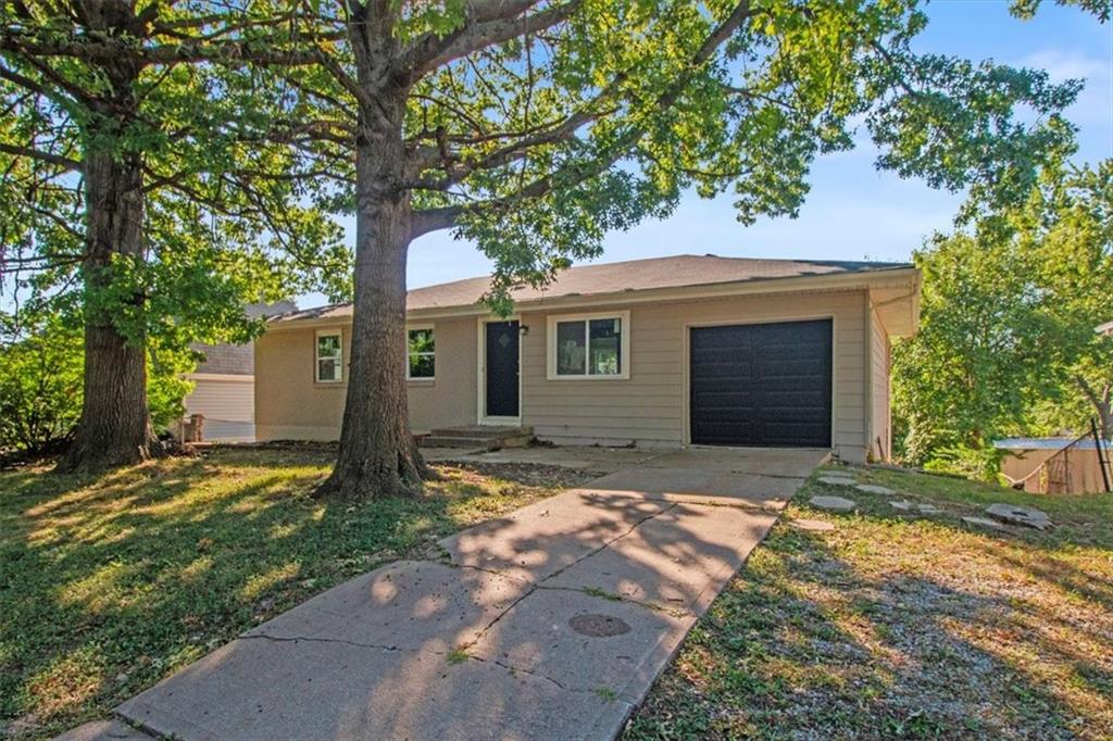 Listing Photo MLS #HMS2570989