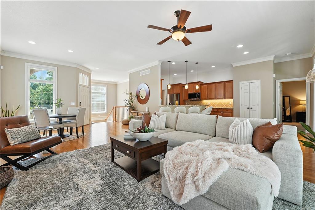 Listing Photo MLS #HMS2571375
