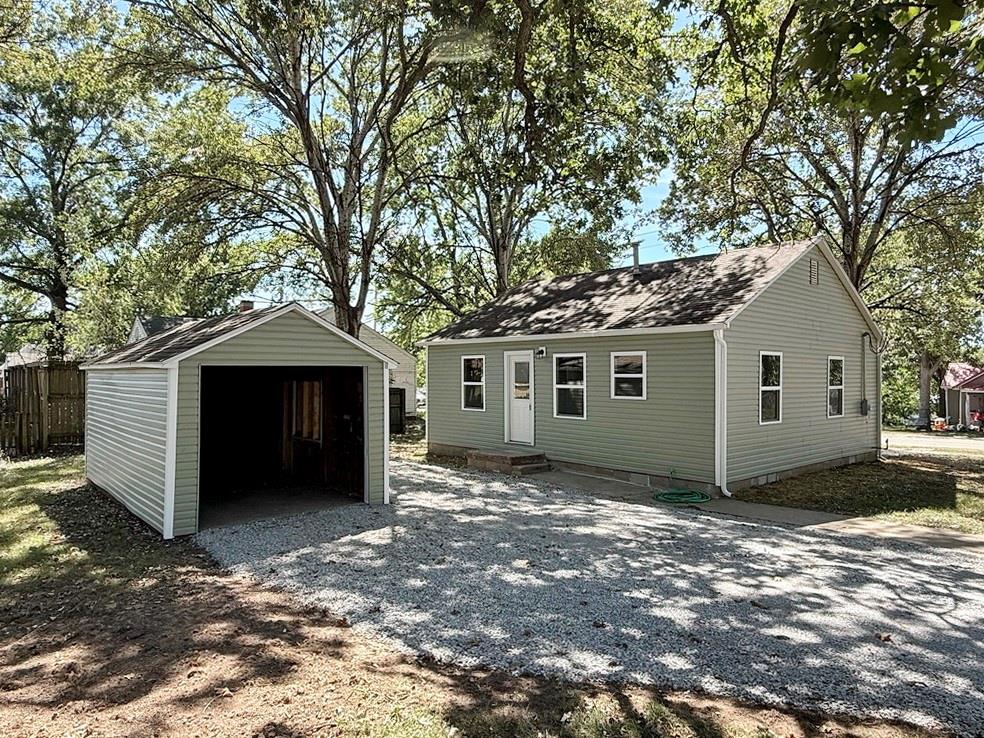 Listing Photo MLS #HMS2571409