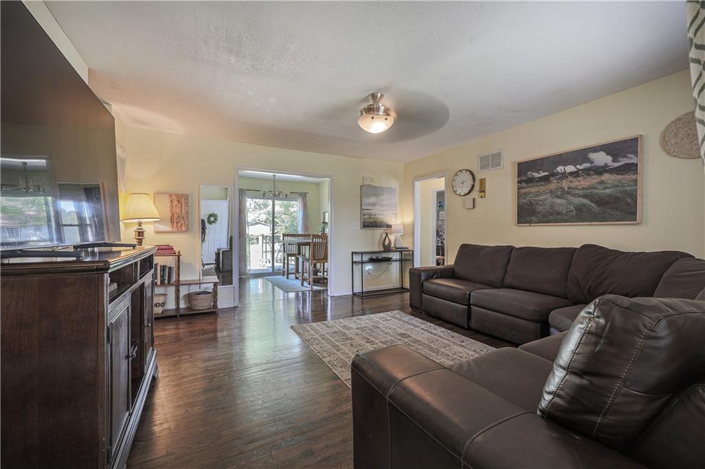 Listing Photo MLS #HMS2571492