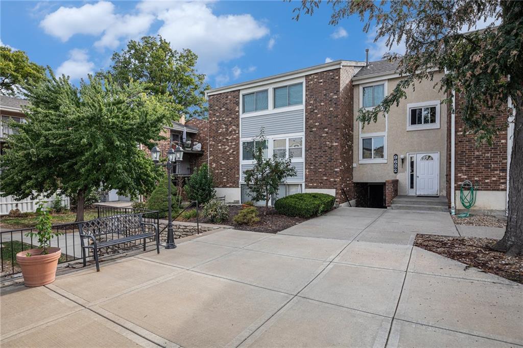 Listing Photo MLS #HMS2571498