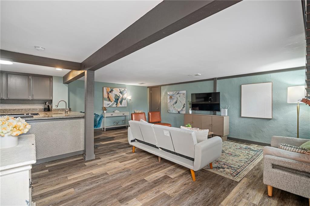 Listing Photo MLS #HMS2572092