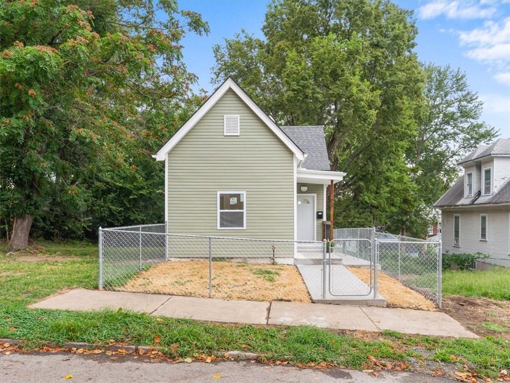 Listing Photo MLS #HMS2572363