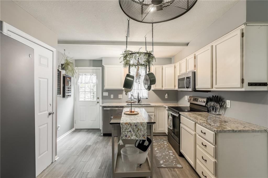 Listing Photo MLS #HMS2572463