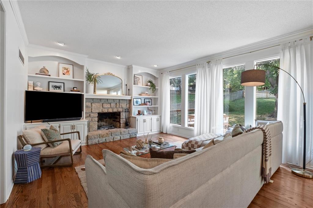 Listing Photo MLS #HMS2572595