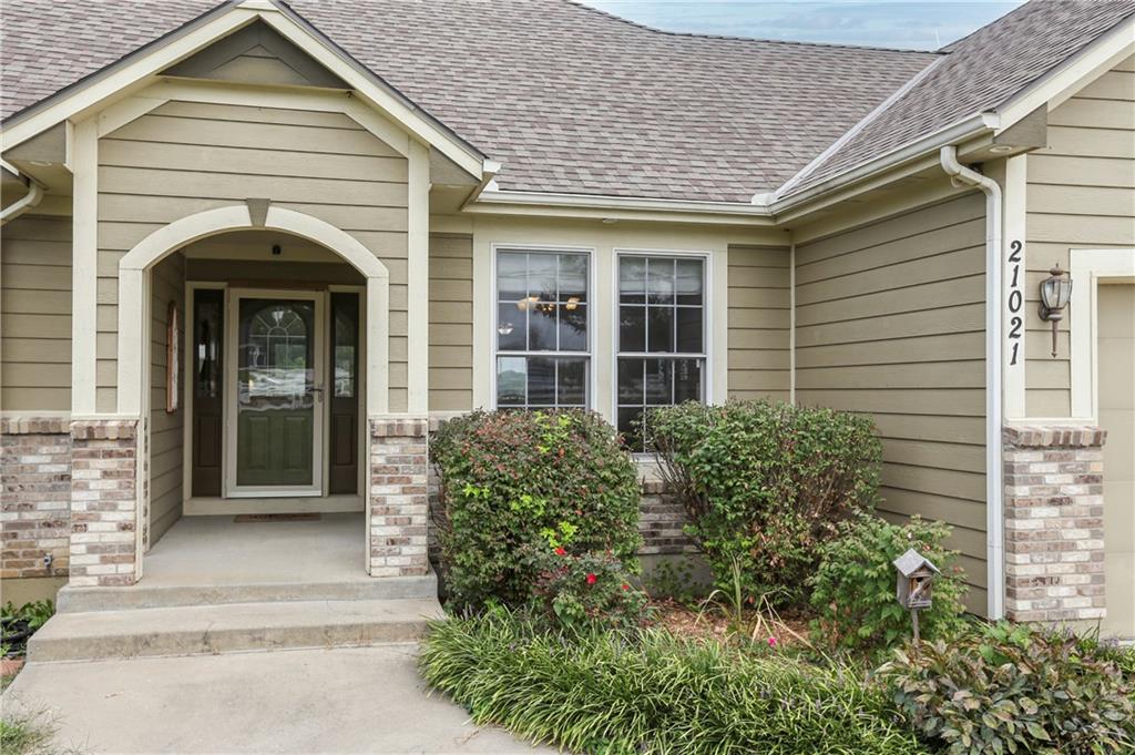 Listing Photo MLS #HMS2575117