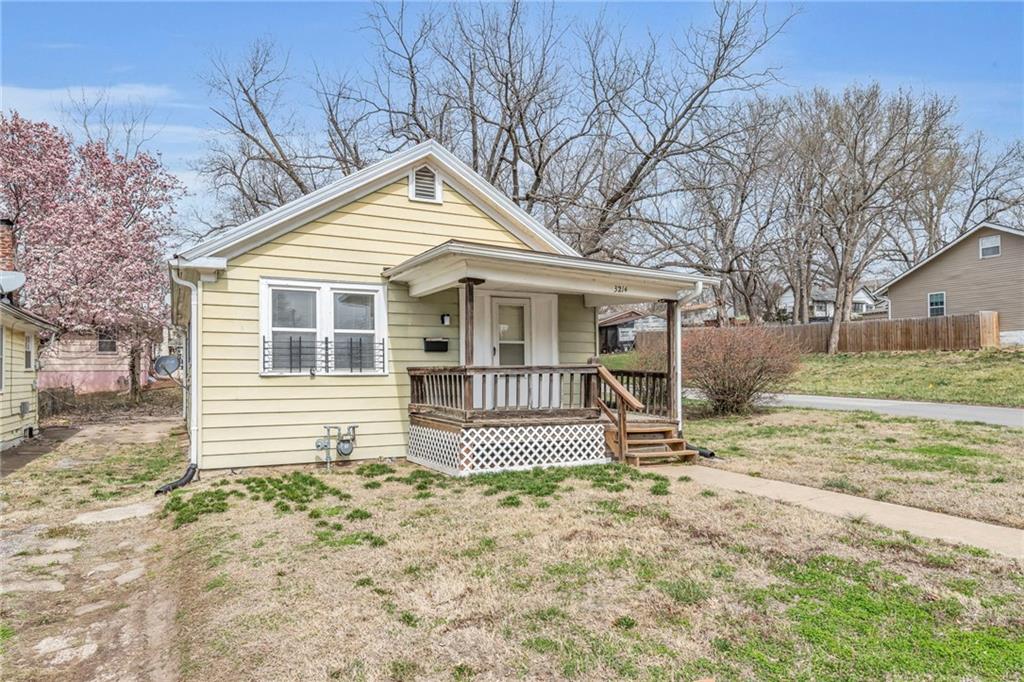Listing Photo MLS #HMS2575505