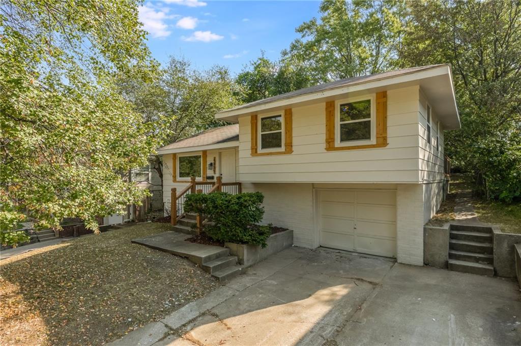 Listing Photo MLS #HMS2575548