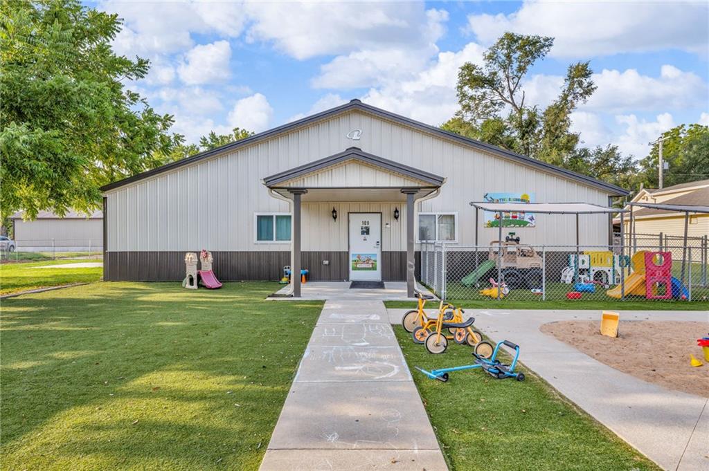 Listing Photo MLS #HMS2576093