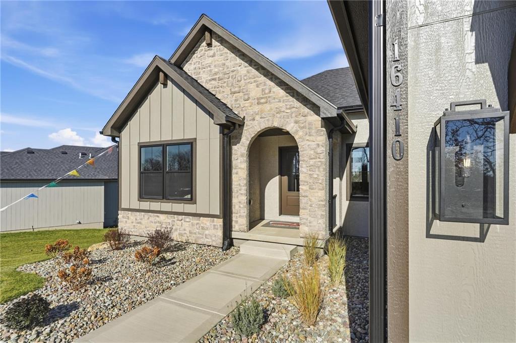 Listing Photo MLS #HMS2576246