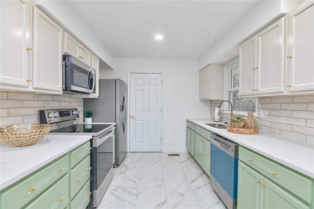 Listing Photo MLS #HMS2576499