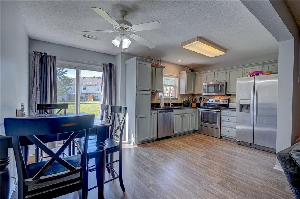 Listing Photo MLS #HMS2576748