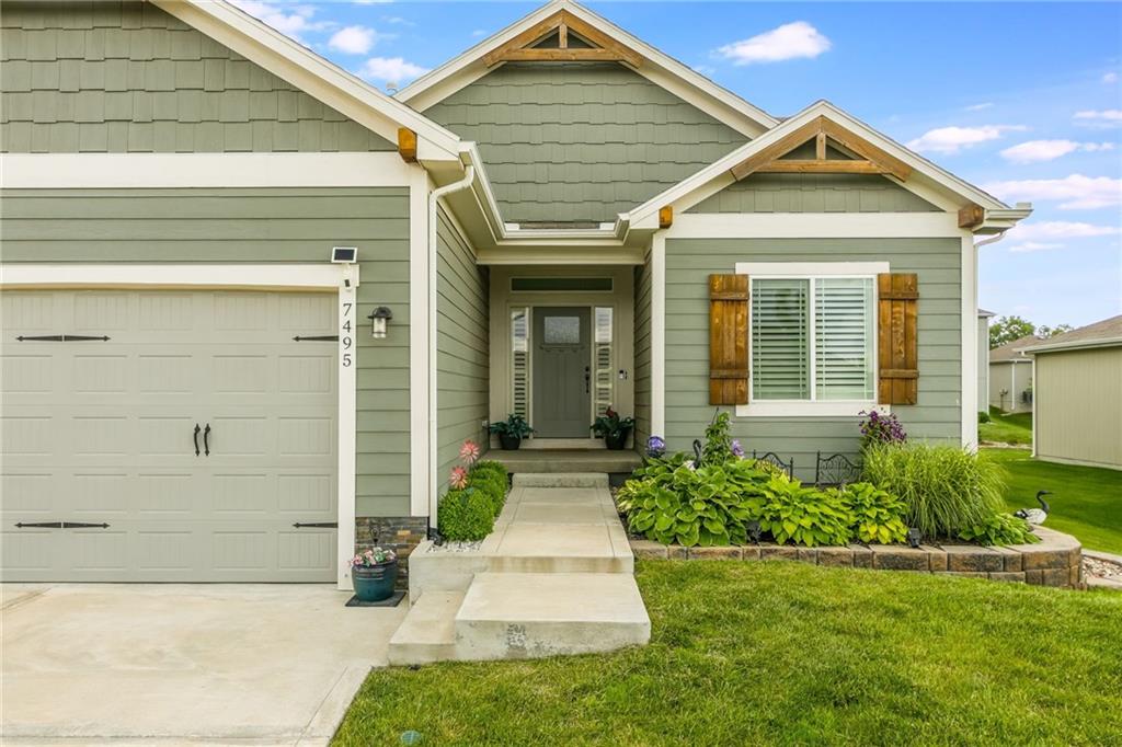 Listing Photo MLS #HMS2579856