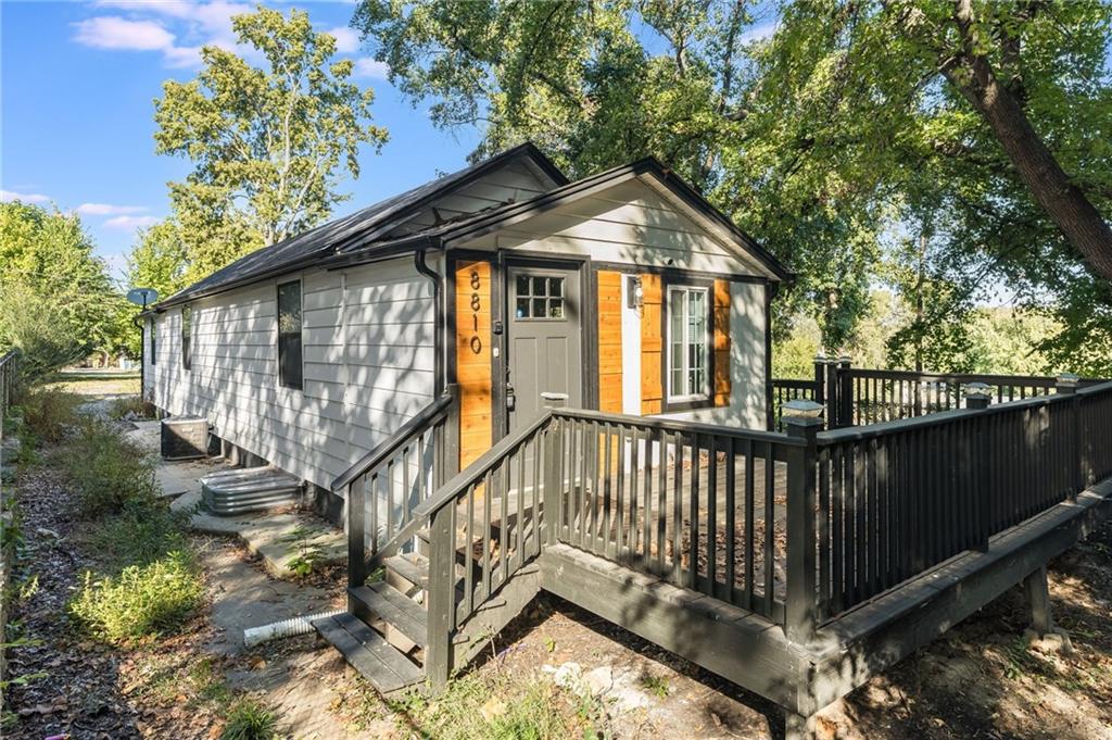 Listing Photo MLS #HMS2581199