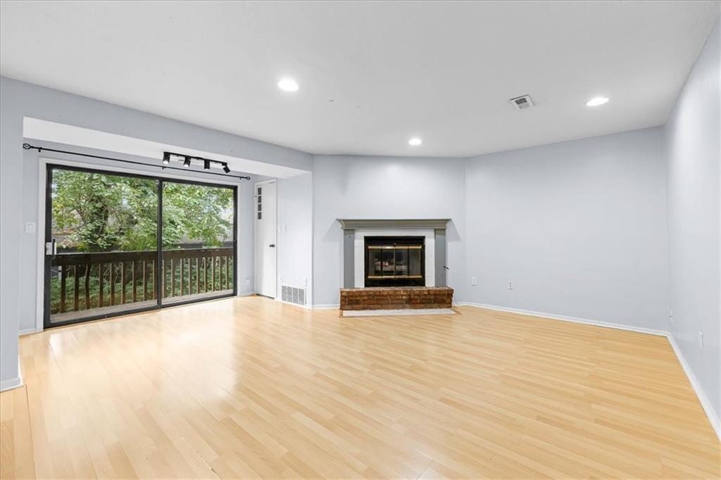 Listing Photo MLS #HMS2581259