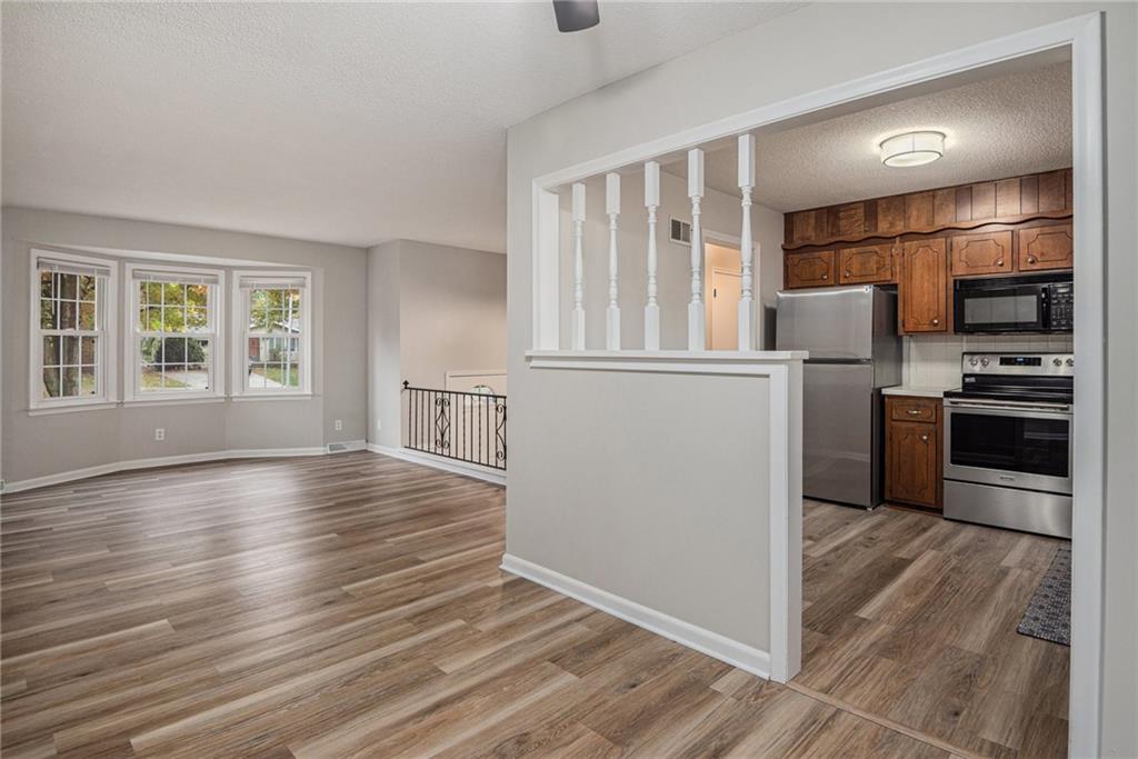 Listing Photo MLS #HMS2584236