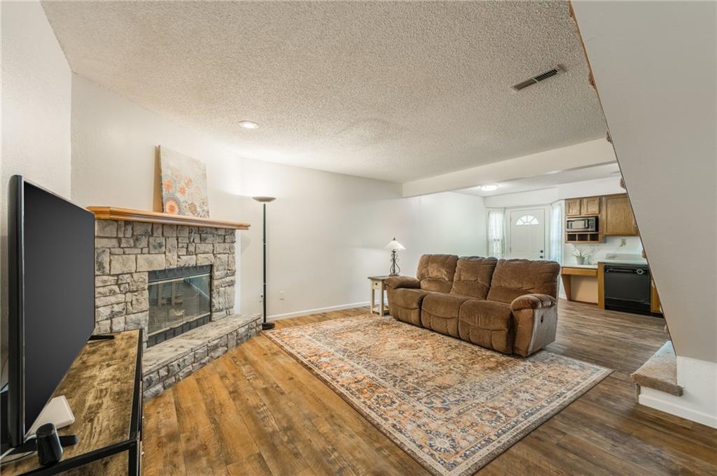 Listing Photo MLS #HMS2584820