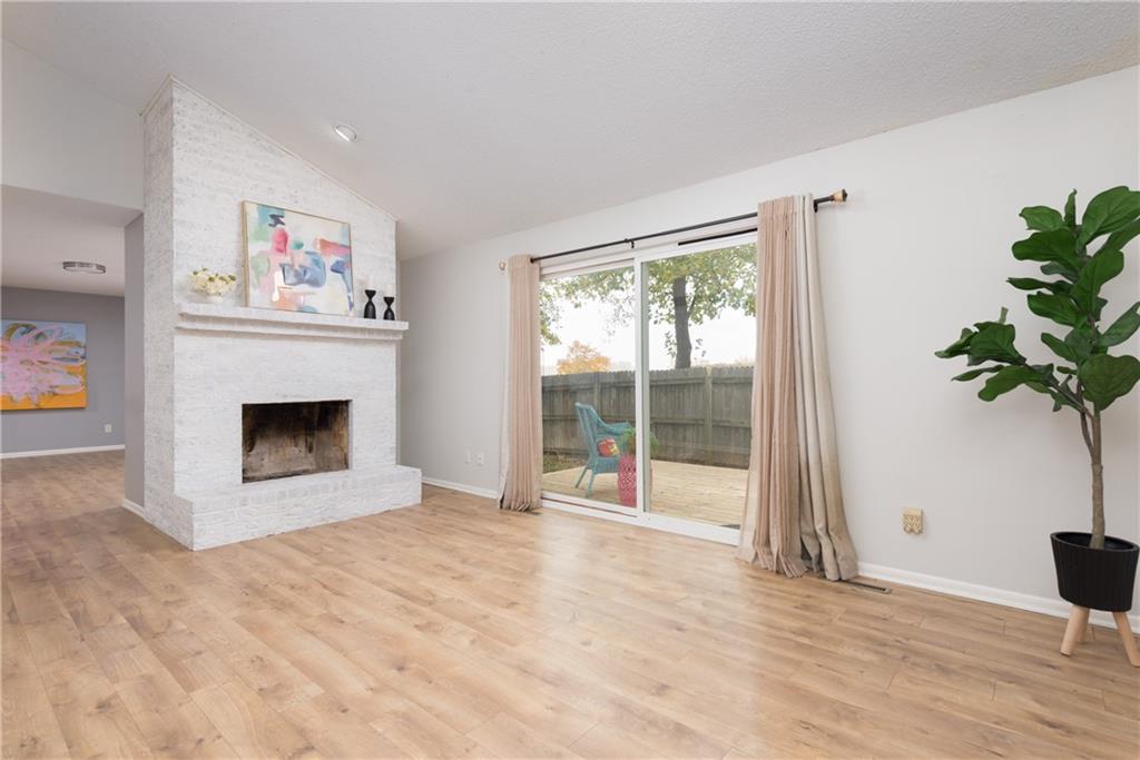 Listing Photo MLS #HMS2586836