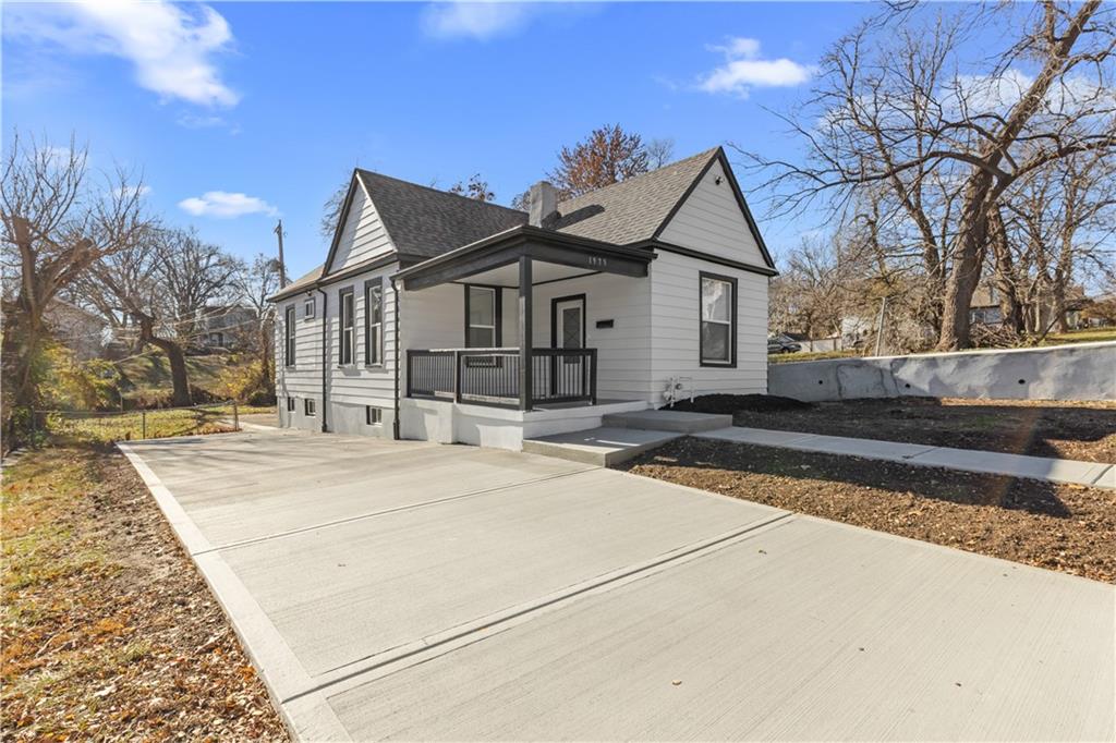 Listing Photo MLS #HMS2587587