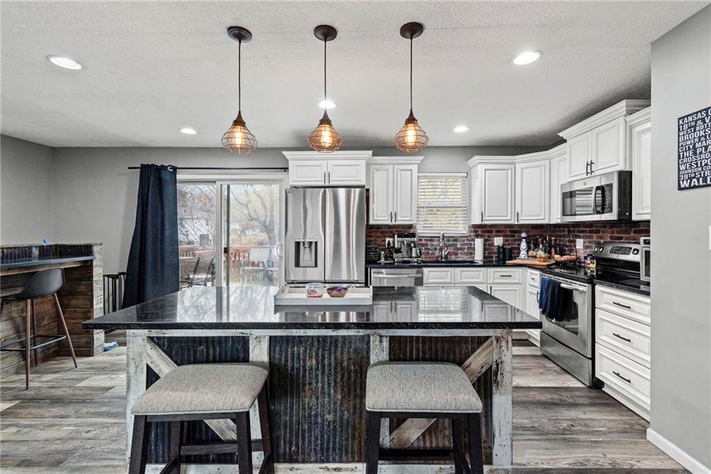 Listing Photo MLS #HMS2589288