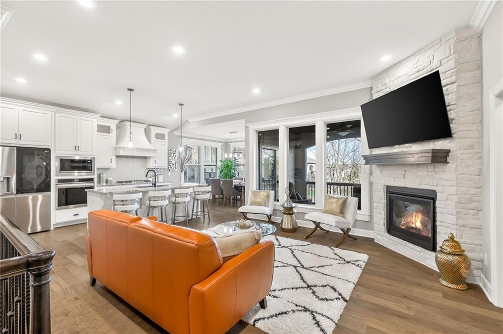 Listing Photo MLS #HMS2589829