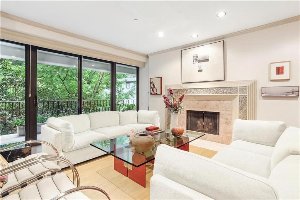 Listing Photo MLS #HMS2592422