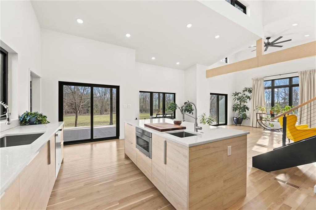 Listing Photo MLS #HMS2592453