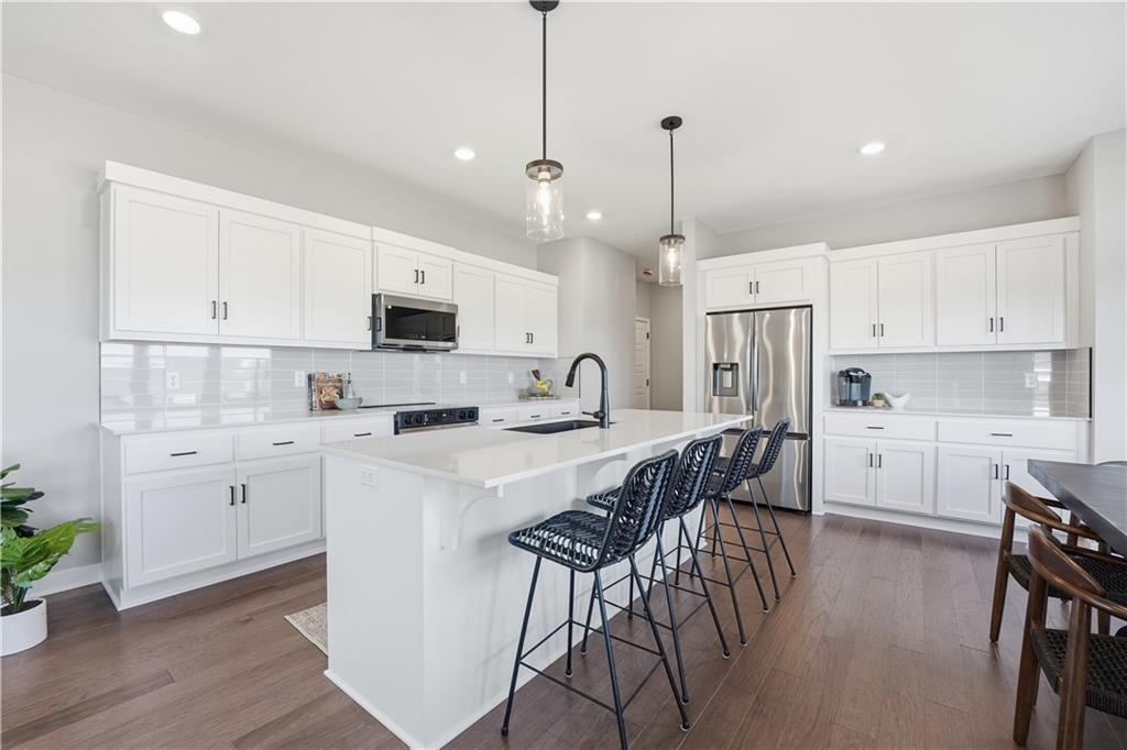 Listing Photo MLS #HMS2597698