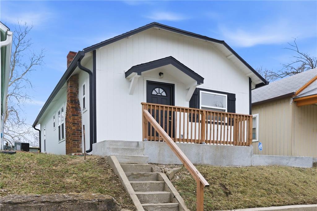 Listing Photo MLS #HMS2598946