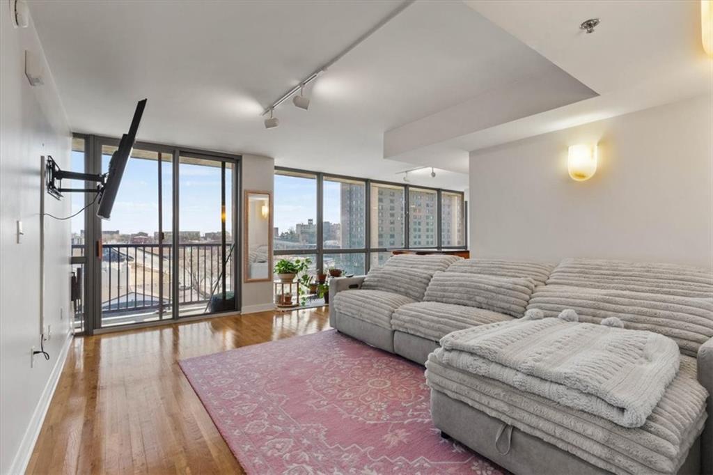 Listing Photo MLS #HMS2600782