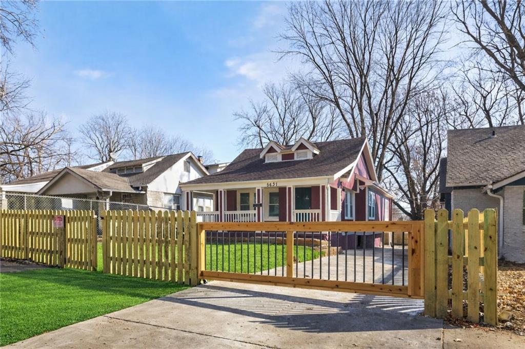 Listing Photo MLS #HMS2602074