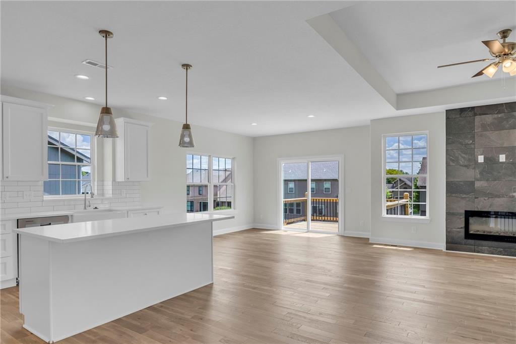 Listing Photo MLS #HMS2602295