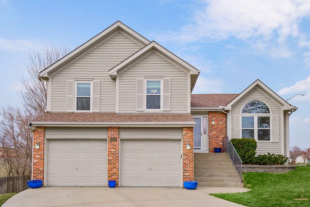 Listing Photo MLS #HMS2602429