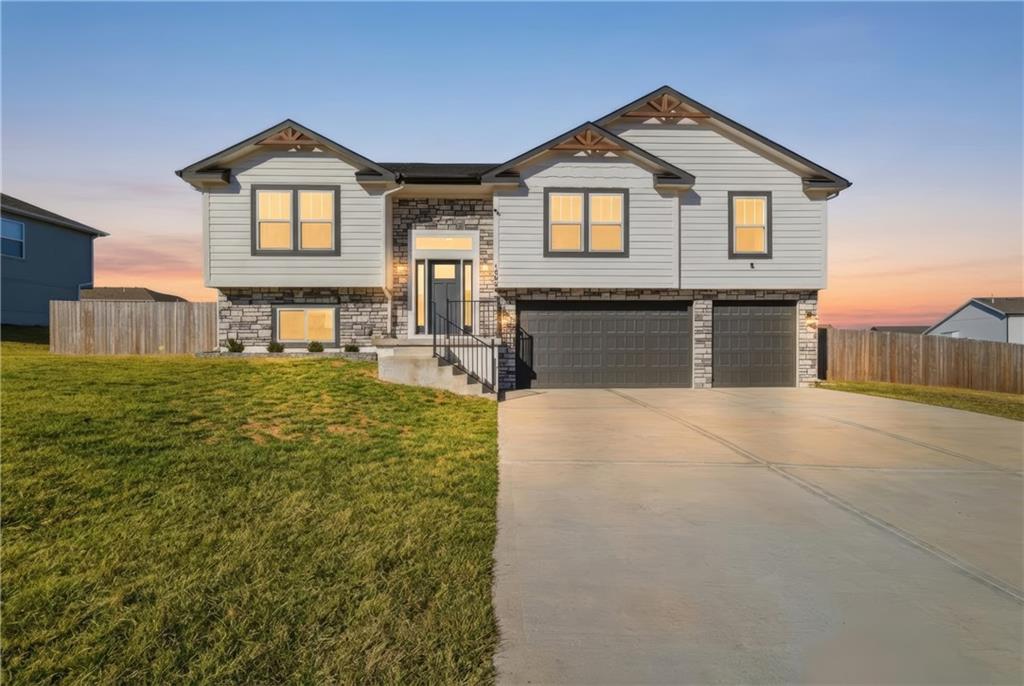 Listing Photo MLS #HMS2603089