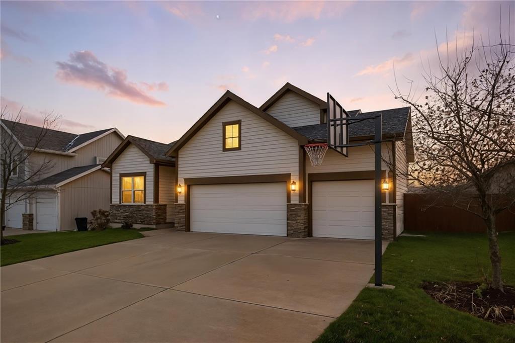 Listing Photo MLS #HMS2604875