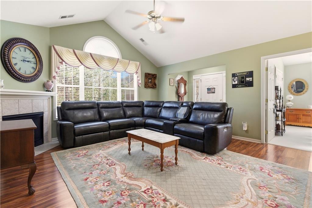 Listing Photo MLS #HMS2605630