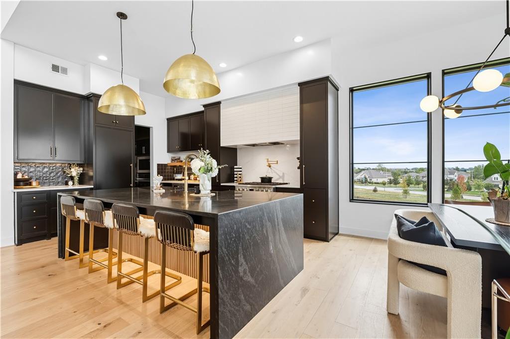 Listing Photo MLS #HMS2606412