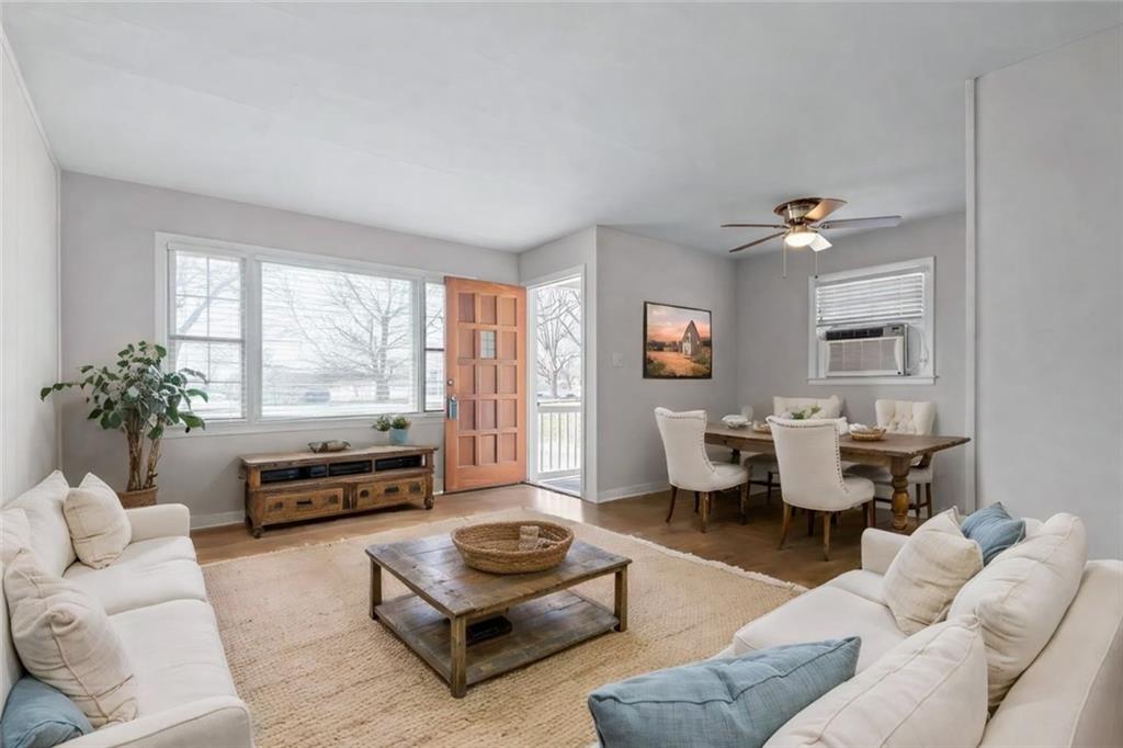 Listing Photo MLS #HMS2606961