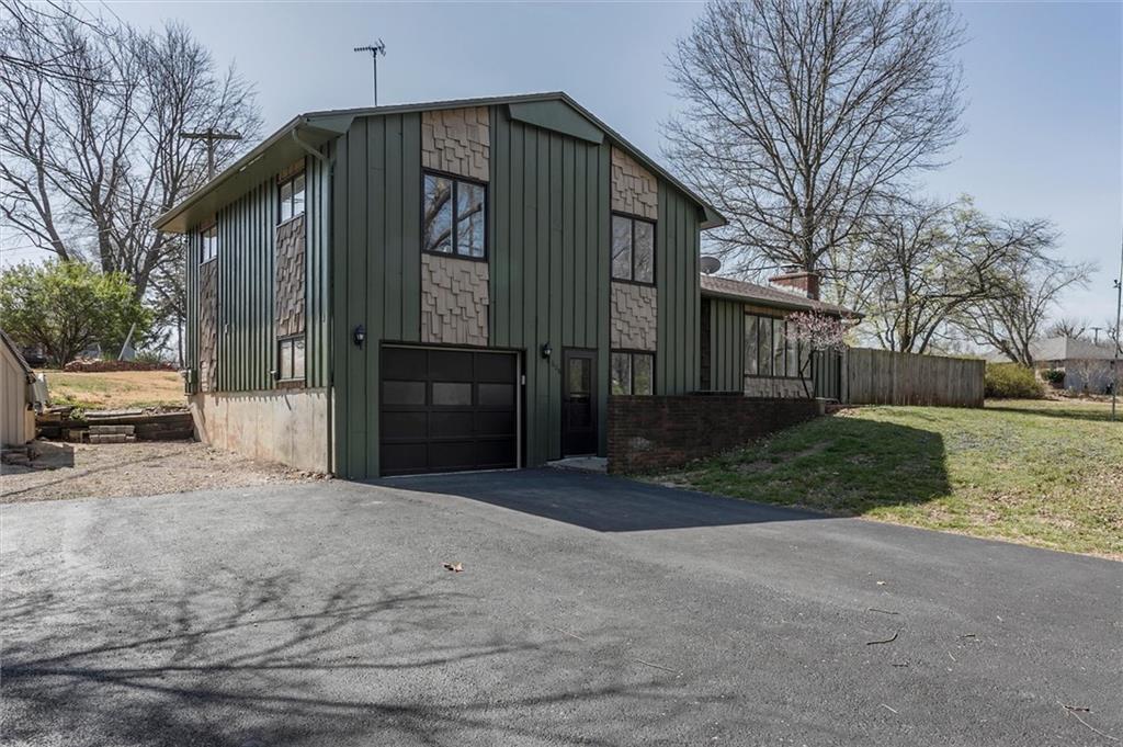 Listing Photo MLS #HMS2607671