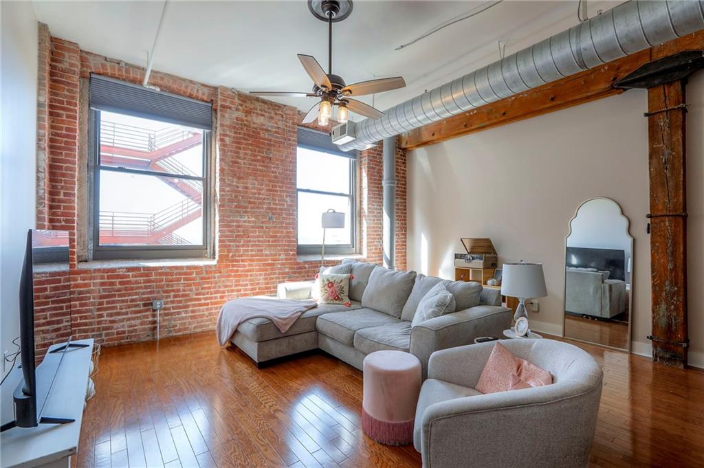 Listing Photo MLS #HMS2607719